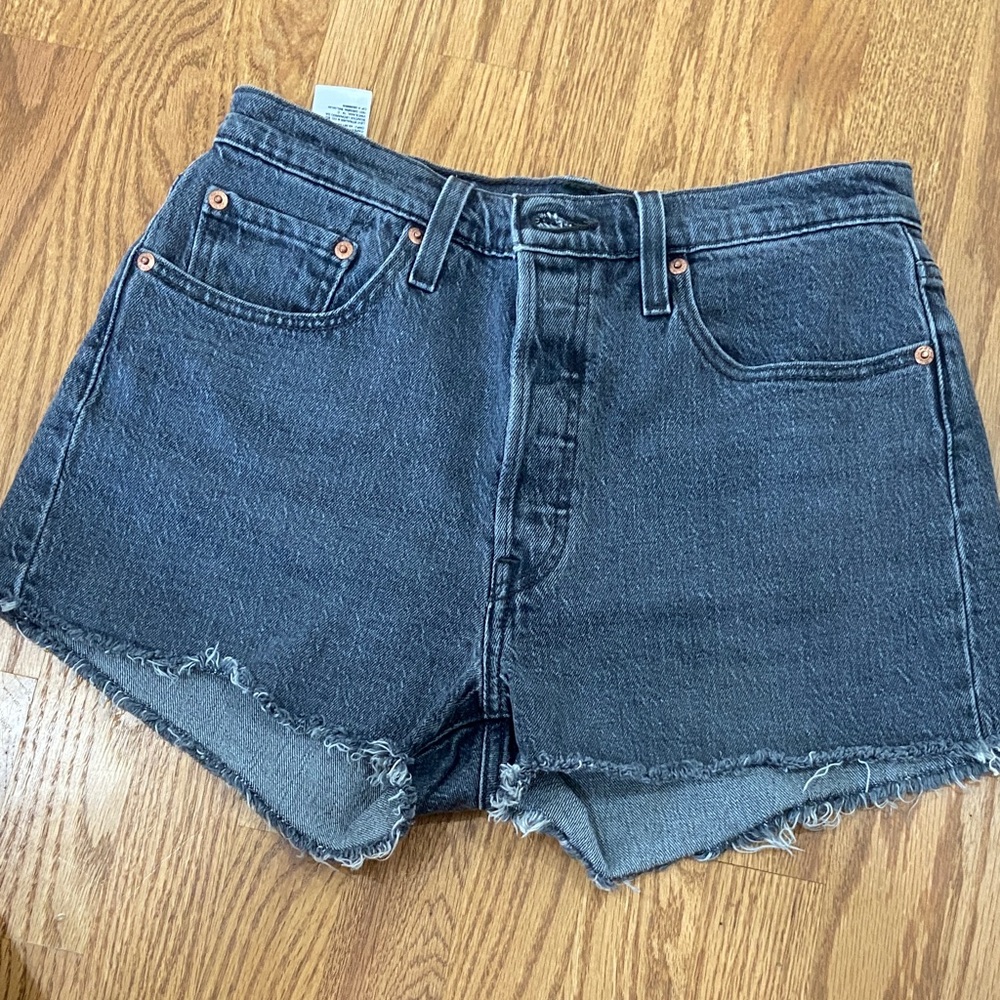 Levi’s 501 classic High-Rise Black Denim Jean shorts